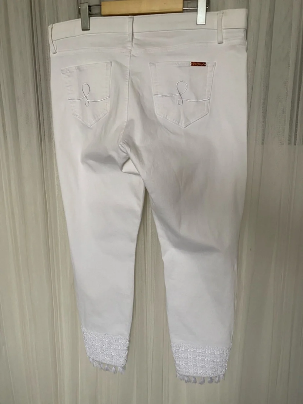 Lilly Pulitzer White Cropped Jeans with Lace Fringe Hem Size 14 - Picture 5 of 17